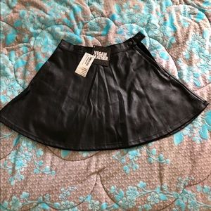 NWT‼️ American Apparel mini skirt